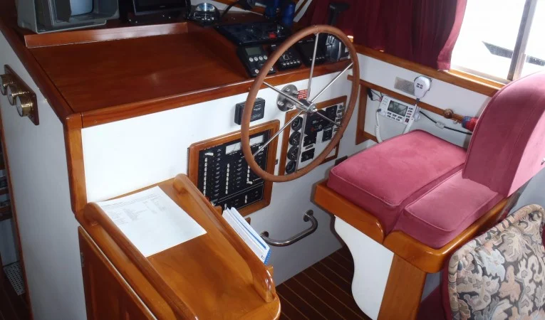 40 Cabo Rico Inside helm