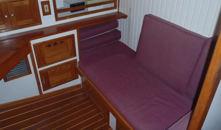 40 Cabo Rico Office / den / cabin berth 2