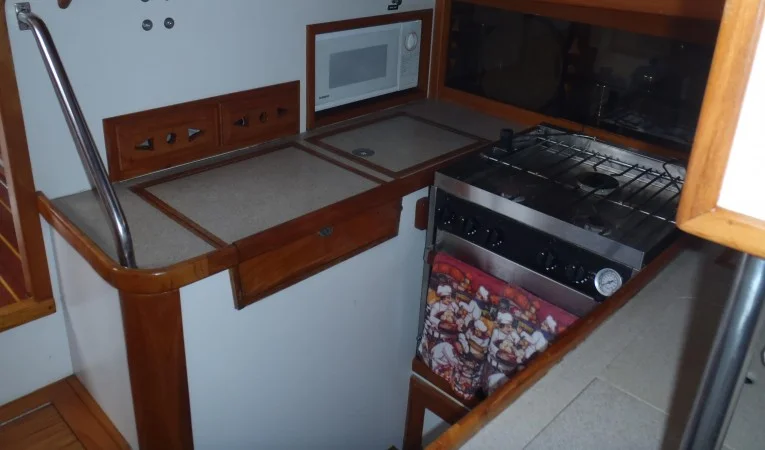 40 Cabo Rico Galley aft counter 2