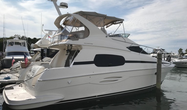 41 Silverton Starboard Side