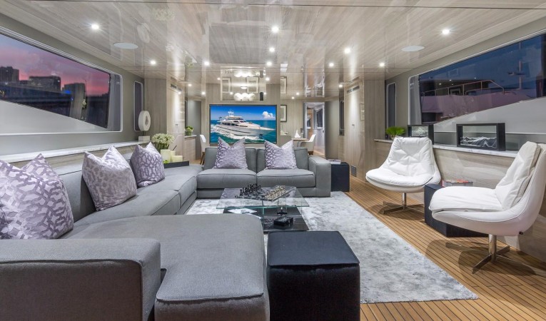 110 Horizon Main Salon