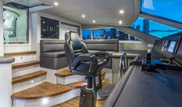 110 Horizon Pilothouse