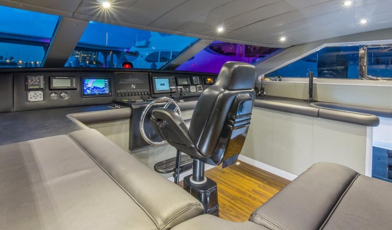 110 Horizon Pilothouse