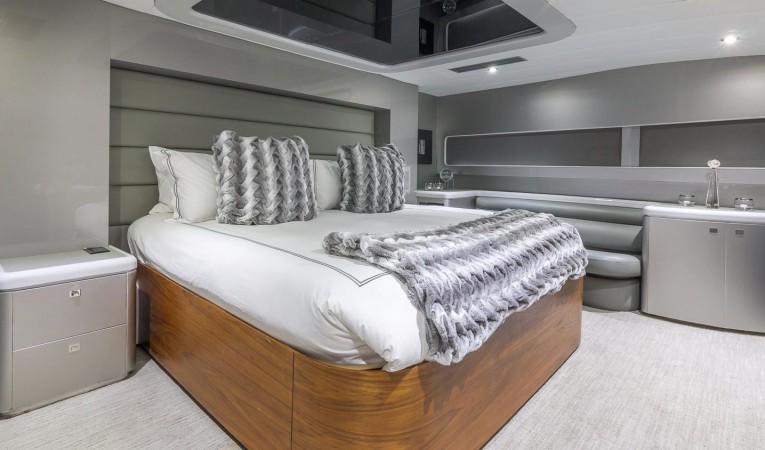 110 Horizon Master Stateroom