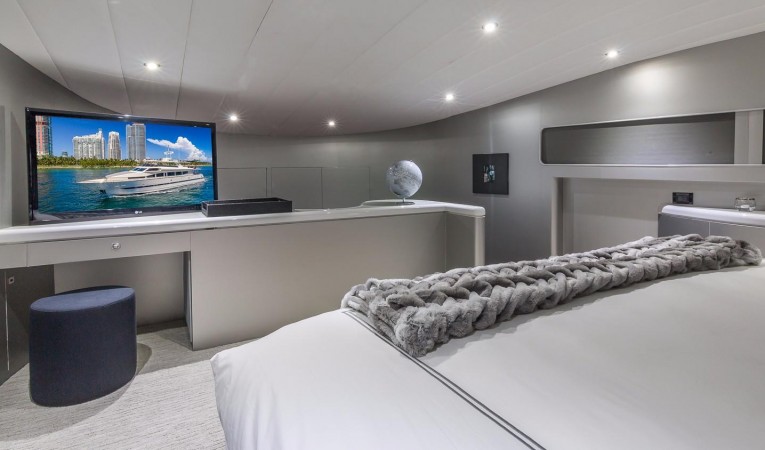 110 Horizon Master Stateroom