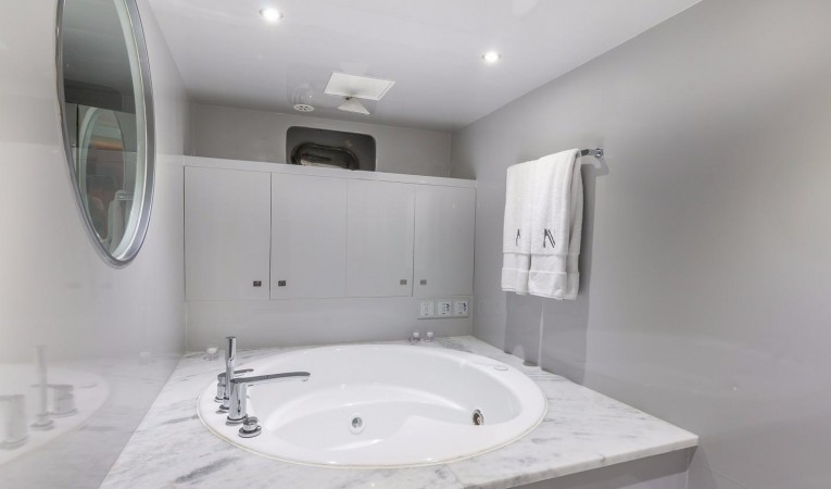 110 Horizon Master Bath