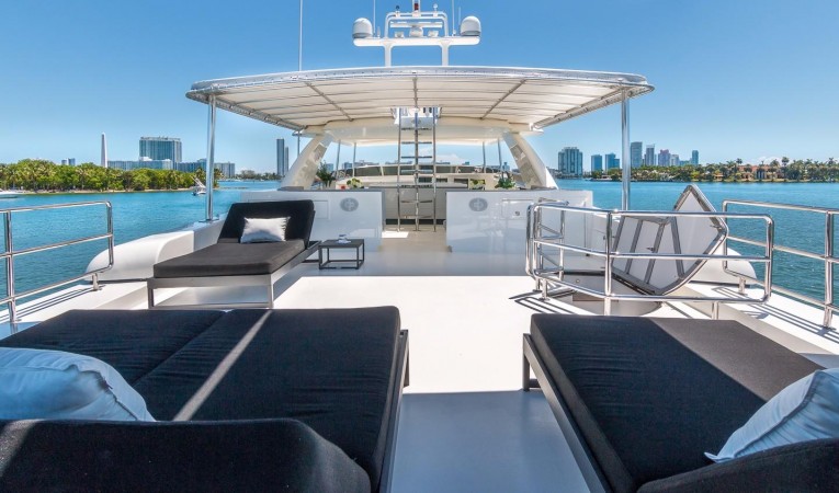 110 Horizon Flybridge