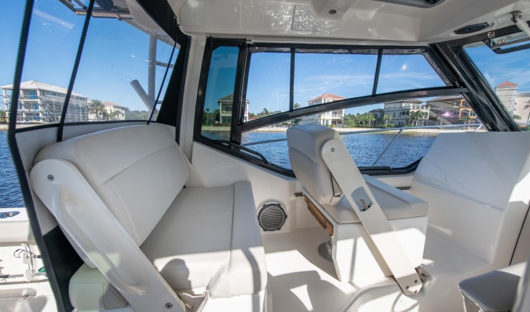 32 Boston Whaler 