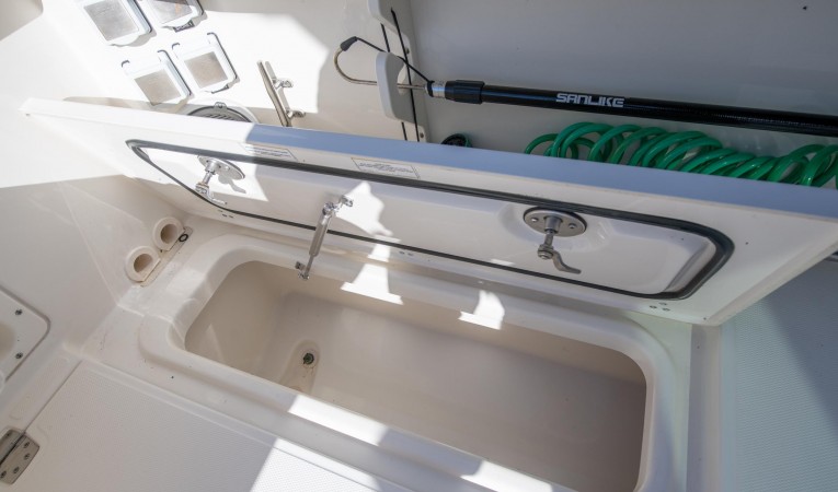 32 Boston Whaler 