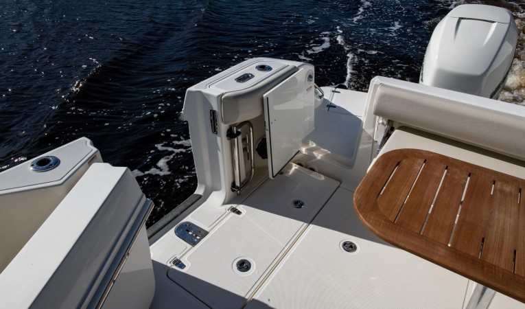 32 Boston Whaler 