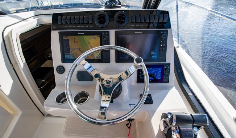 32 Boston Whaler 