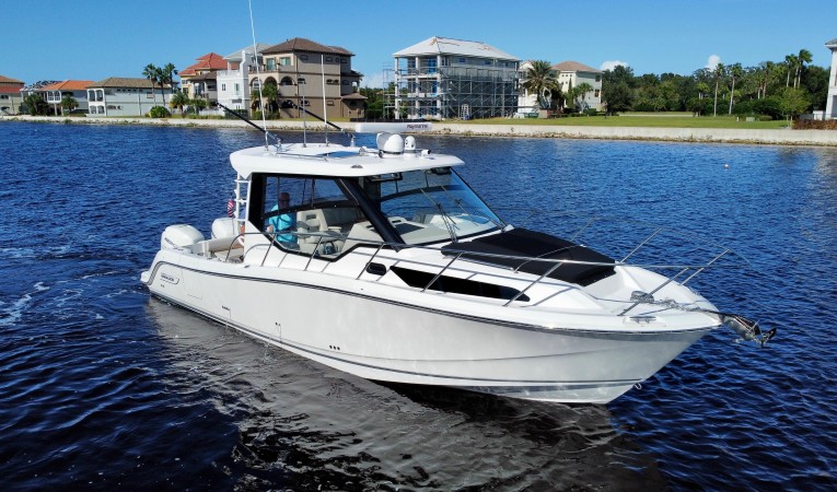 32 Boston Whaler 
