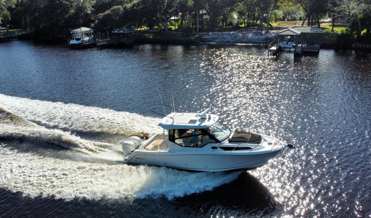 32 Boston Whaler 