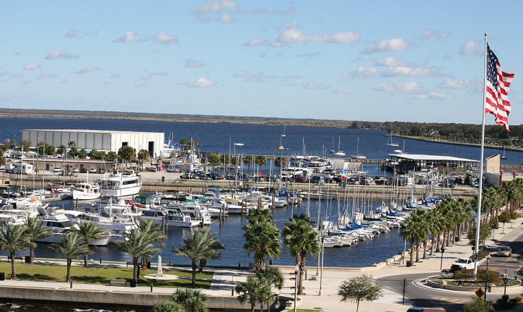 Monroe Harbour Marina in Sanford, FL