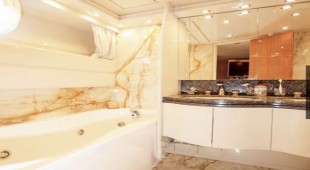 103' Custom Build Bahamas, USA - Florida East Coast