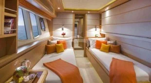 97 Ferretti Customline Caribbean, East Coast United States