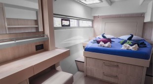 Between Indian Ocean, Africa