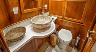 Dea Del Mare East Mediterranean