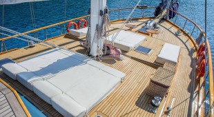 Dea Del Mare East Mediterranean