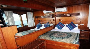 Dhoni Stella 2 Indian Ocean