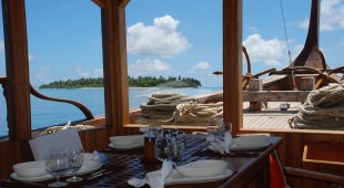 Dhoni Stella Indian Ocean