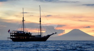 Dunia Baru Indian Ocean, South East Asia, East Asia