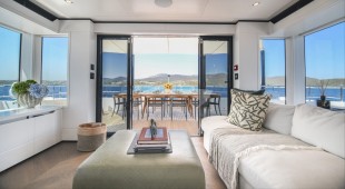 Fox Caribbean, East Mediterranean, West Mediterranean