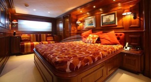 Klobuk East Mediterranean