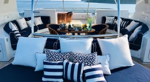 Lady Azul South East Asia