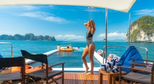 Lady Azul South East Asia