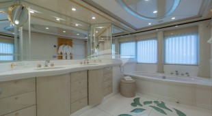 Lady Azul South East Asia