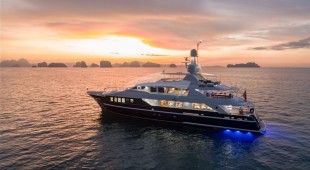 Lady Azul South East Asia