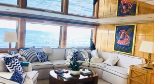 Lady Azul South East Asia