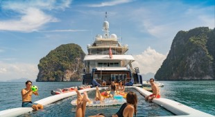 Lady Azul South East Asia