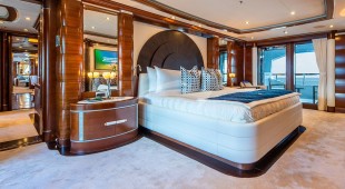 Lady B Oceania, Caribbean