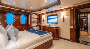 Lady B Oceania, Caribbean