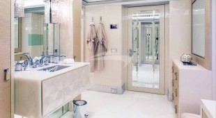 Lady Lara West Mediterranean