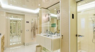 Lady Lara West Mediterranean