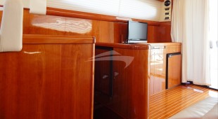 Lady Shine West Mediterranean