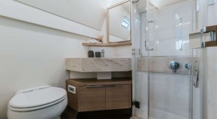 Tri Wing (lagoon 55) Croatia