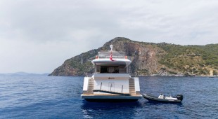 Lavin East Mediterranean