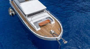 Lavin East Mediterranean