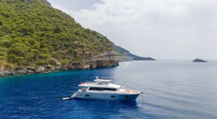 Lavin East Mediterranean