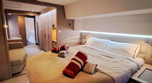 Le Grand Bogavant Caribbean, West Mediterranean