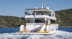 Lila Trawler East Mediterranean