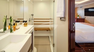 Mia Zoi East Mediterranean