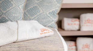 Namaste (samana) Greece