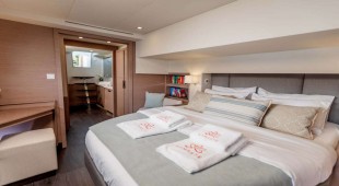 Namaste (samana) Greece