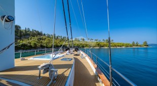 Navilux East Mediterranean