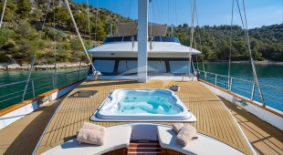 Navilux East Mediterranean